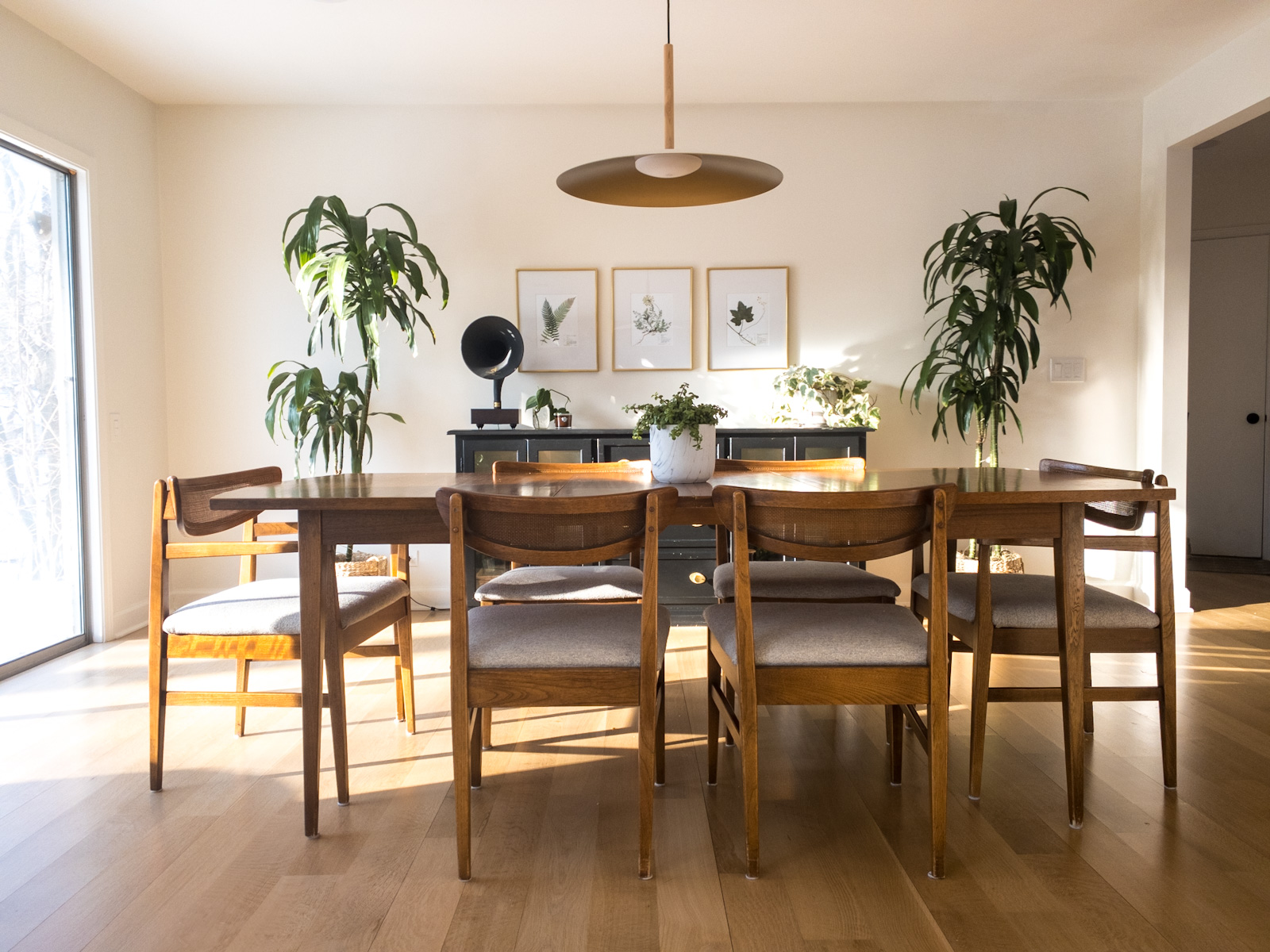 Dining room table